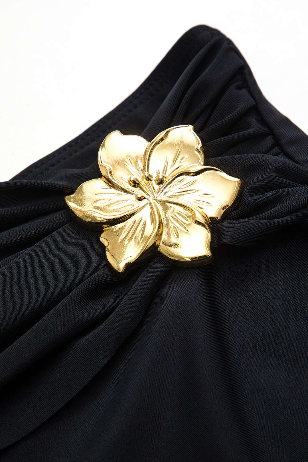 Bikini Negro Detalle Dorado