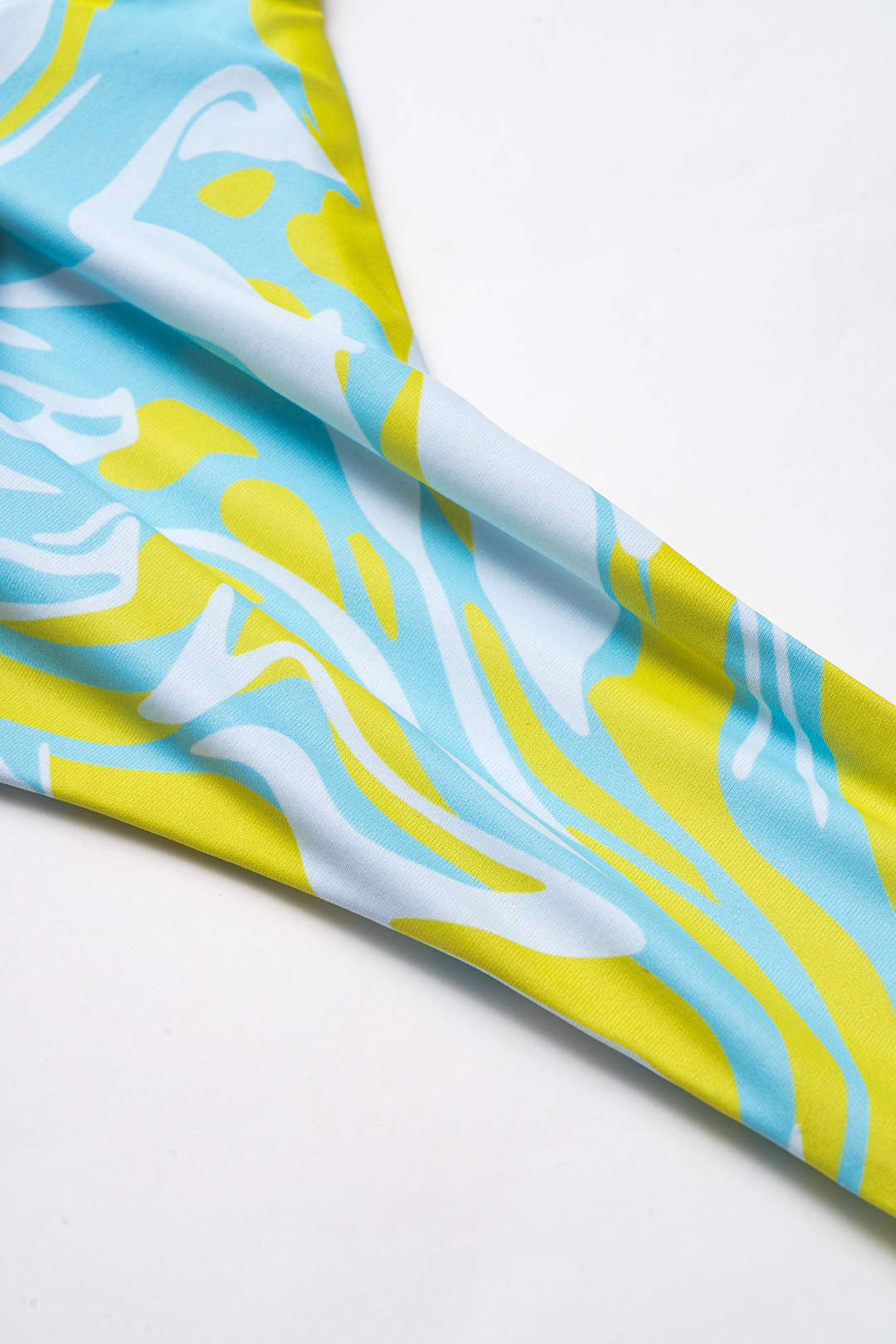 Bikini & Pareo Amarillo Estampado