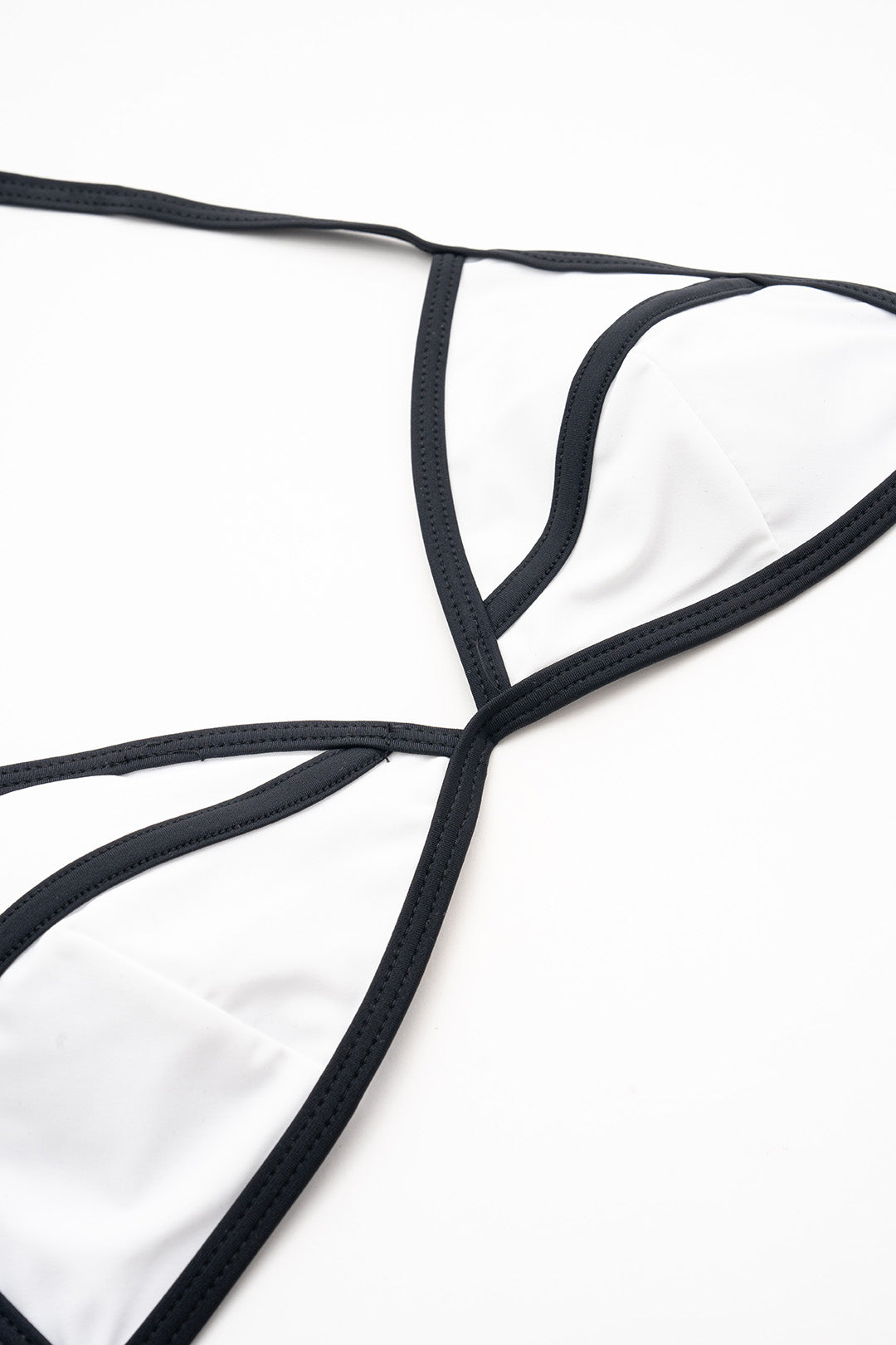 Bikini Contrast Resort
